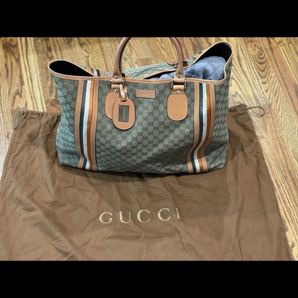 🎉 HOST PICK 🎉 Gucci travel bag overnight luggage bag NEVER CARRIED!   🔥🔥 - Picture 2 of 15